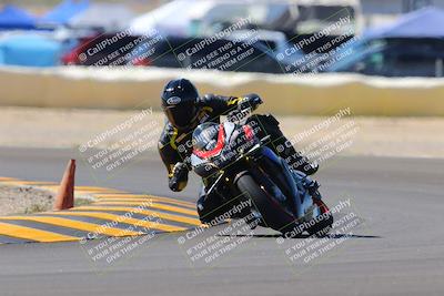 media/Oct-09-2022-SoCal Trackdays (Sun) [[95640aeeb6]]/Turn 2 (1110am)/